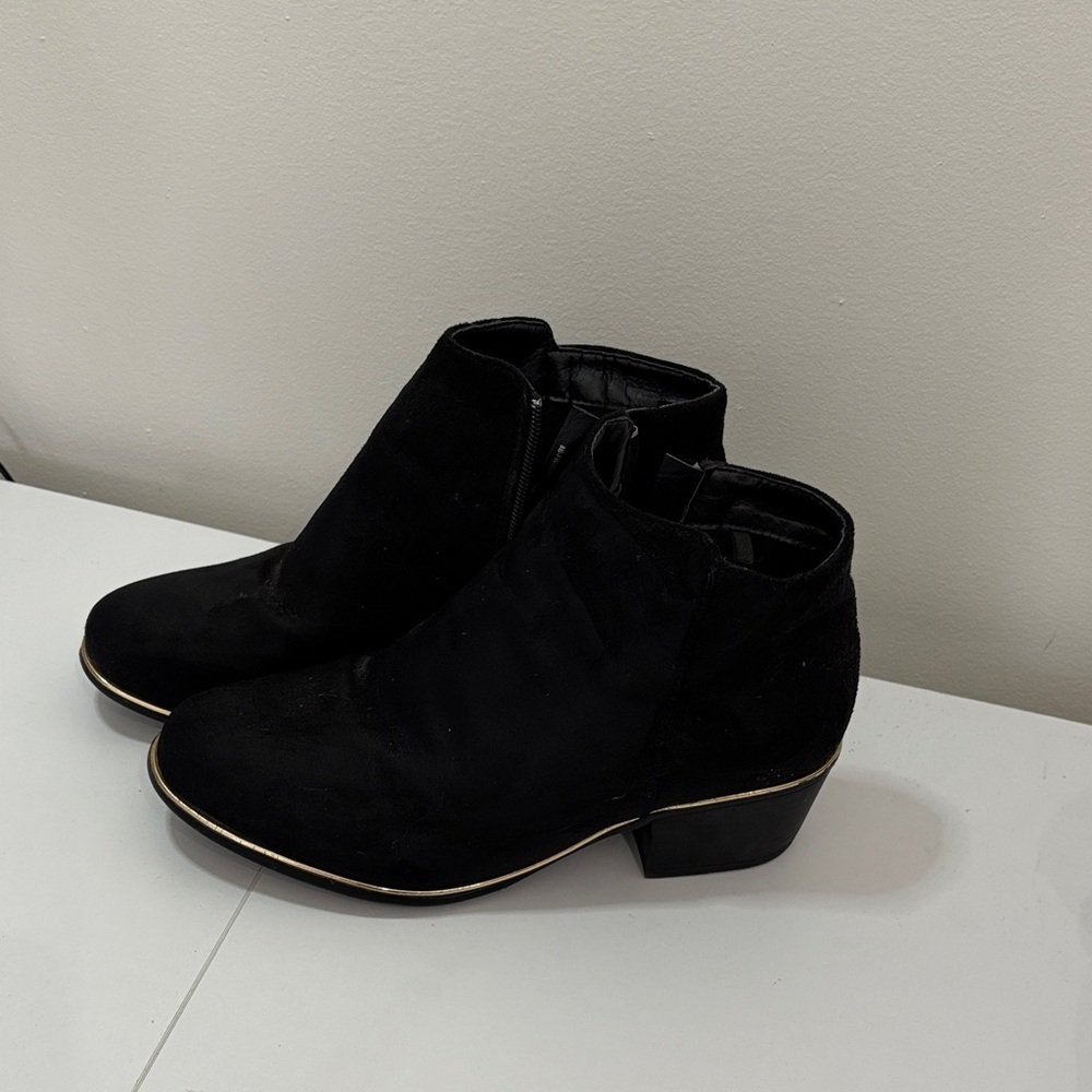 🎉4/30$🎉 Ardene Black Ankle Booties